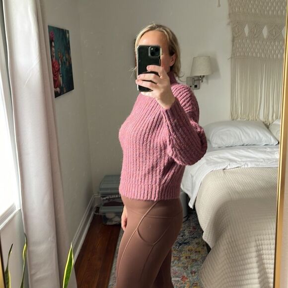 Express Ribbed Mock Turtleneck Wool Blend Mauve Ribbed Sweater Size Small - Picture 3 of 7